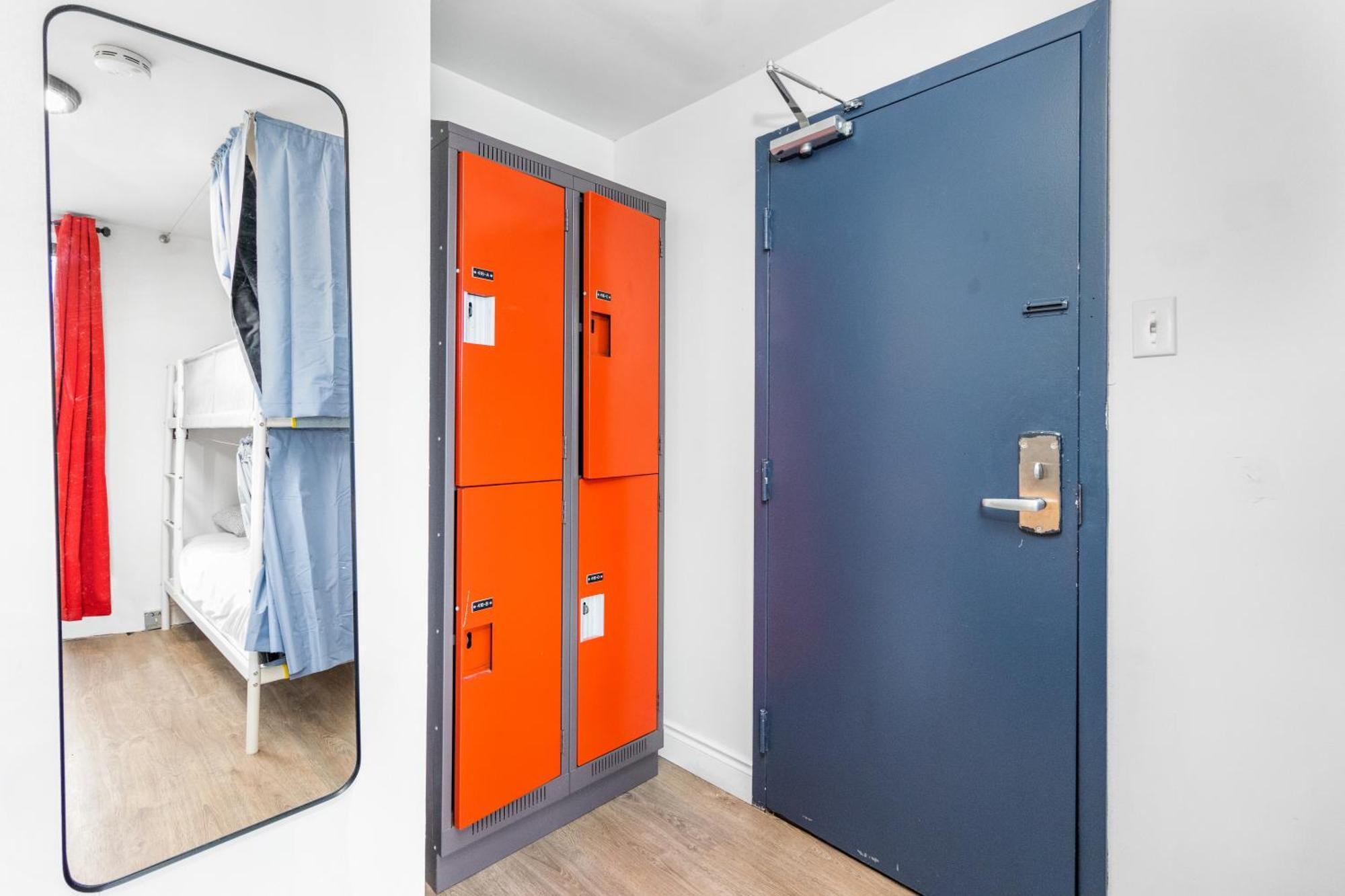 8-Bed Mixed Dormitory Room